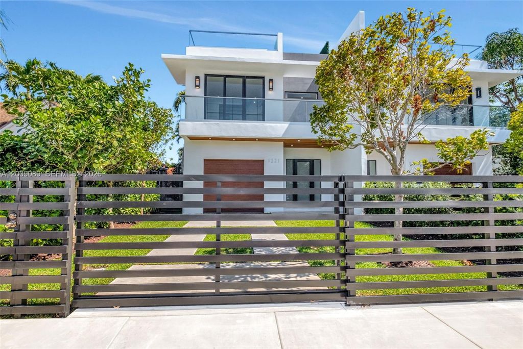 1223 SW 12th Court 1223, Miami, FL 33135