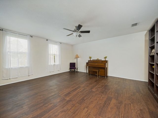 6700 Corral Lane, Denton, TX 76210