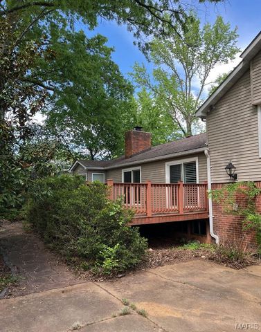 495 Graywood Drive, Ballwin, MO 63011