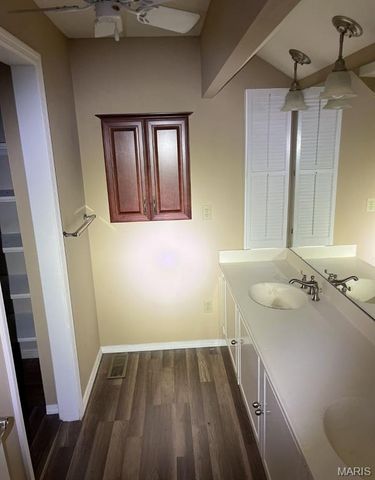 495 Graywood Drive, Ballwin, MO 63011