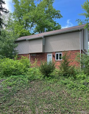 495 Graywood Drive, Ballwin, MO 63011