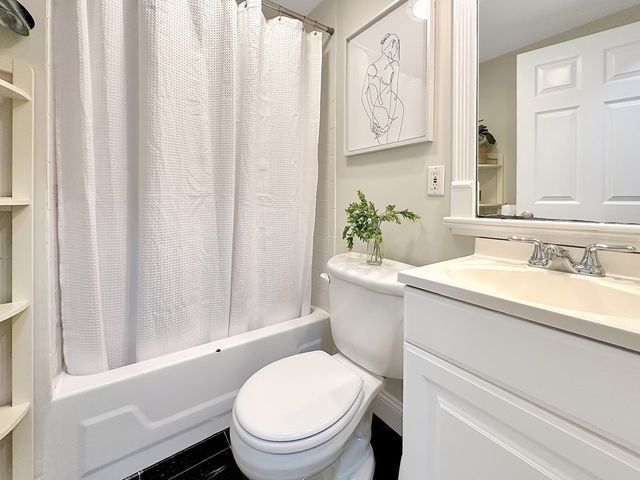 523 E Second St 1, Boston, MA 02127