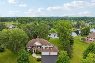 2203 Crystal Way, Crystal Lake, IL 60012