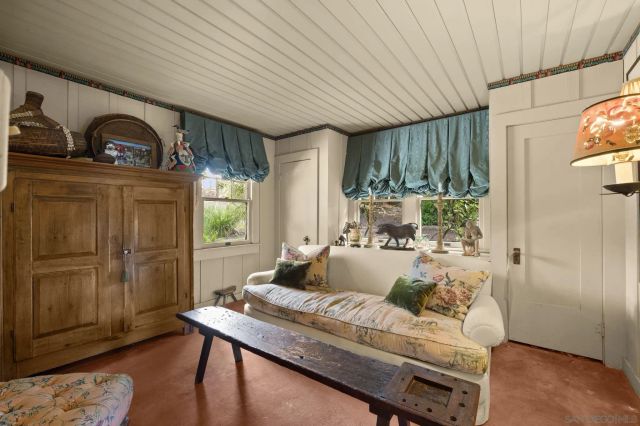 1570 Virginia Way, La Jolla, CA 92037