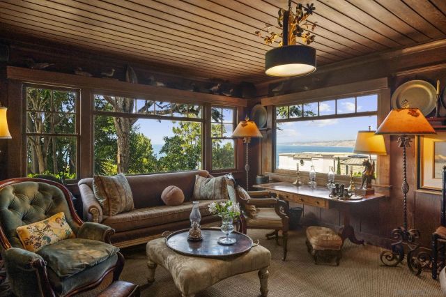 1570 Virginia Way, La Jolla, CA 92037