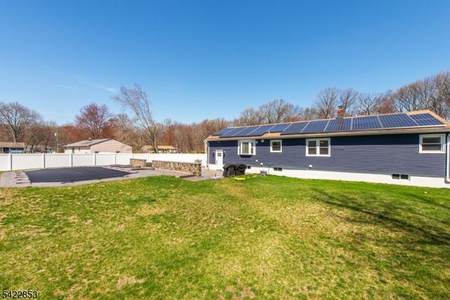 15 Green Meadows Rd, Fairfield Twp., NJ 07004