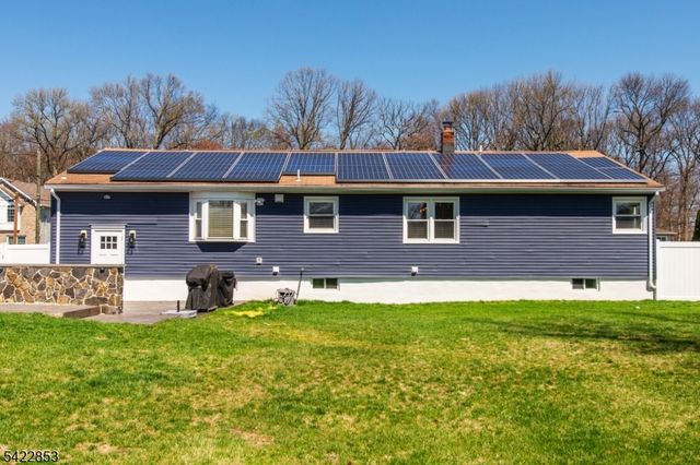15 Green Meadows Rd, Fairfield Twp., NJ 07004