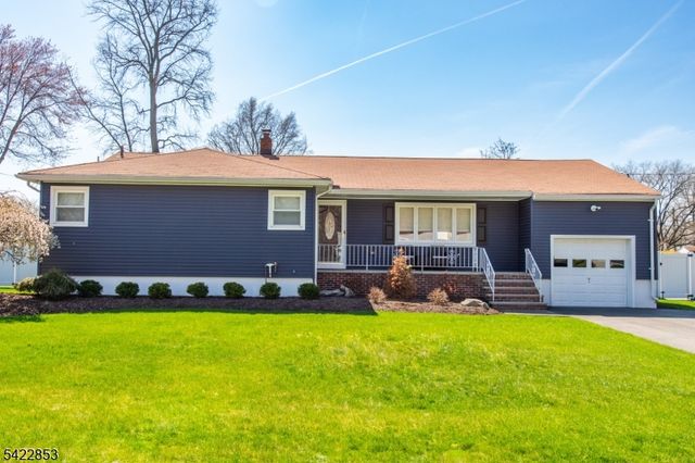 15 Green Meadows Rd, Fairfield Twp., NJ 07004