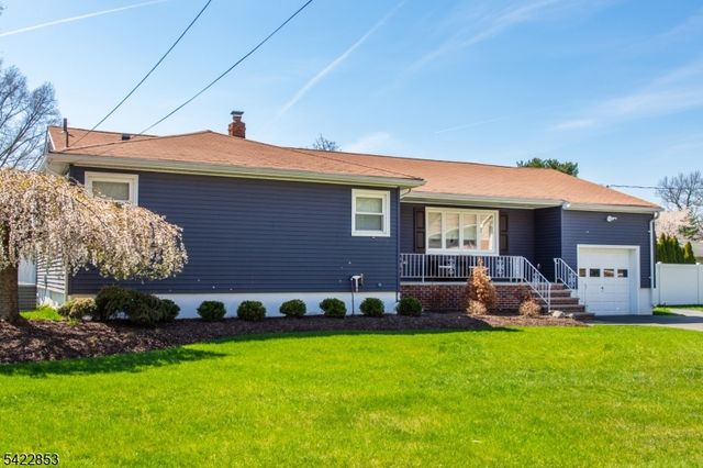 15 Green Meadows Rd, Fairfield Twp., NJ 07004