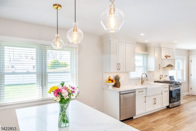 15 Green Meadows Rd, Fairfield Twp., NJ 07004