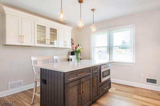 15 Green Meadows Rd, Fairfield Twp., NJ 07004