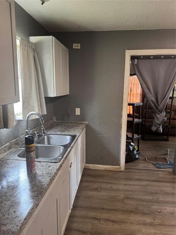 8121 Shotwell Street, Houston, TX 77016