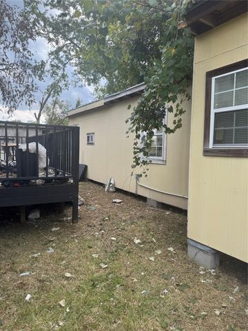 8121 Shotwell Street, Houston, TX 77016