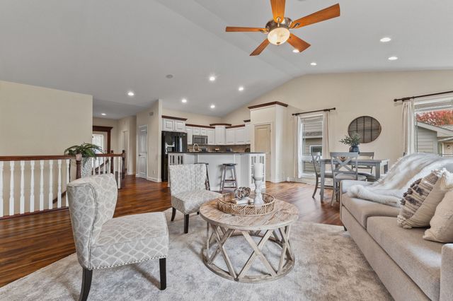 455 NE Pinehurst Circle, Ankeny, IA 50021