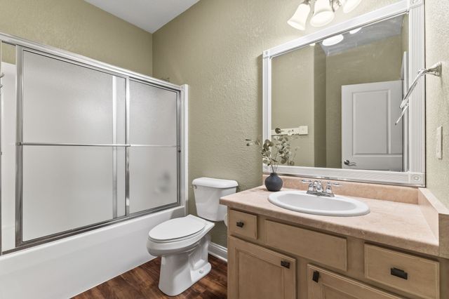 455 NE Pinehurst Circle, Ankeny, IA 50021