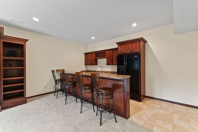 455 NE Pinehurst Circle, Ankeny, IA 50021