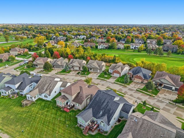 455 NE Pinehurst Circle, Ankeny, IA 50021