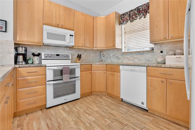 840 NE 14th Pl, Fort Lauderdale, FL 33304