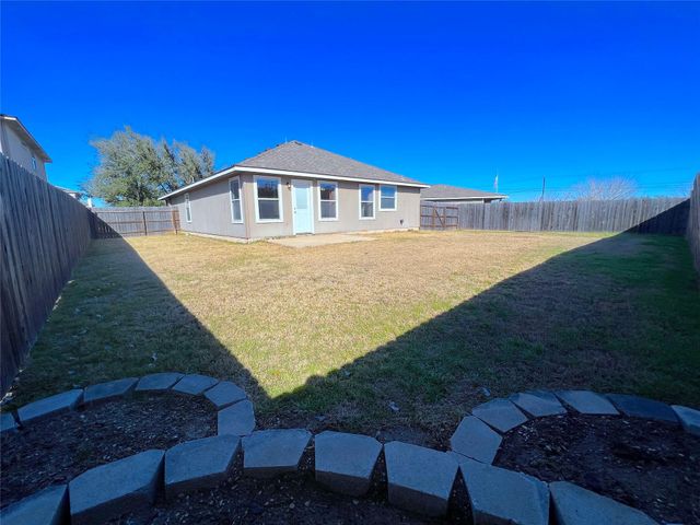 102 Wren CV, Hutto, TX 78634