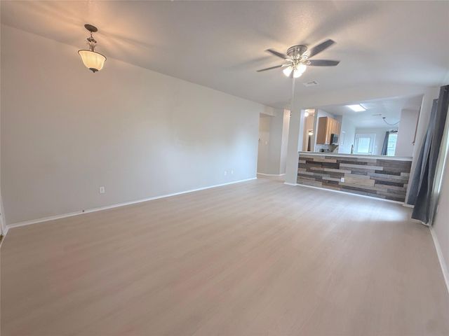 102 Wren CV, Hutto, TX 78634