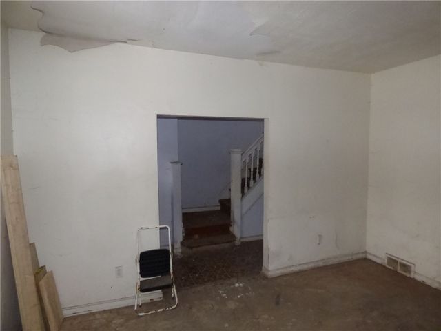 304 Lorenz Ave, Elliott, PA 15220