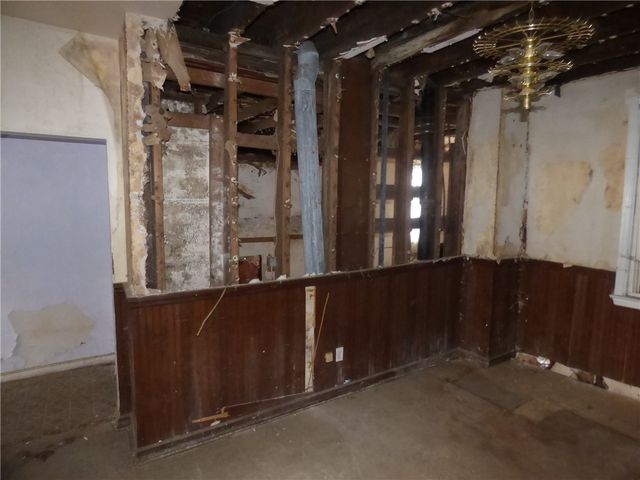 304 Lorenz Ave, Elliott, PA 15220