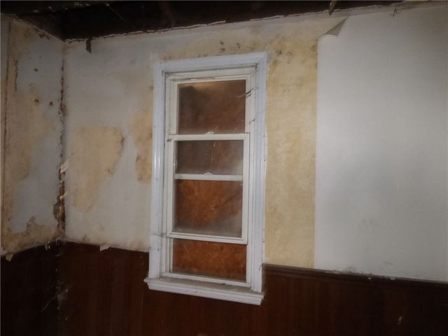 304 Lorenz Ave, Elliott, PA 15220