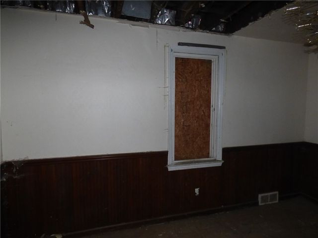 304 Lorenz Ave, Elliott, PA 15220