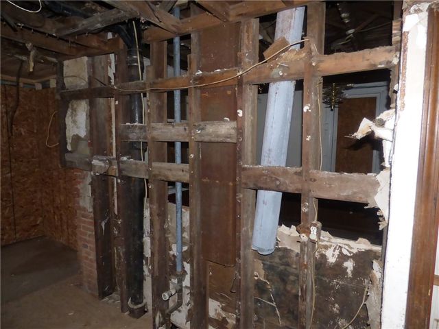 304 Lorenz Ave, Elliott, PA 15220