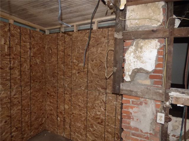 304 Lorenz Ave, Elliott, PA 15220