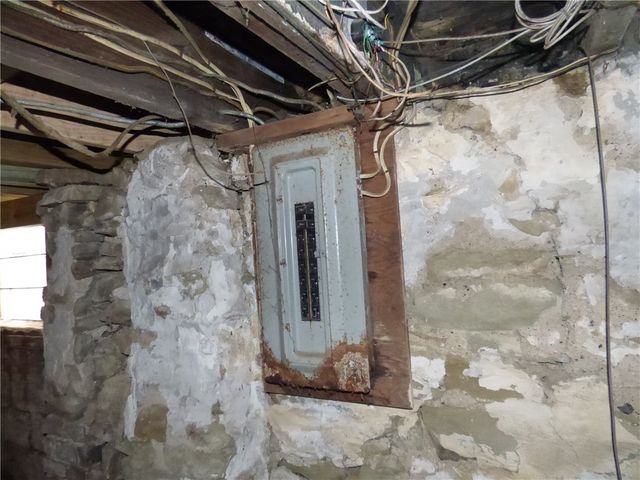 304 Lorenz Ave, Elliott, PA 15220