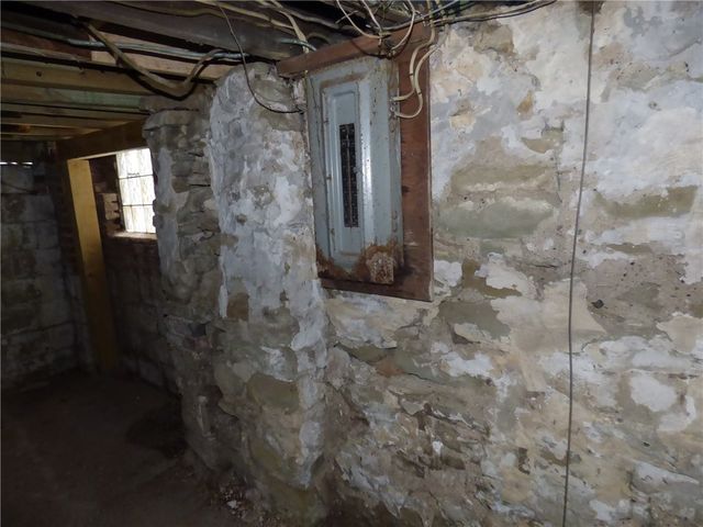 304 Lorenz Ave, Elliott, PA 15220