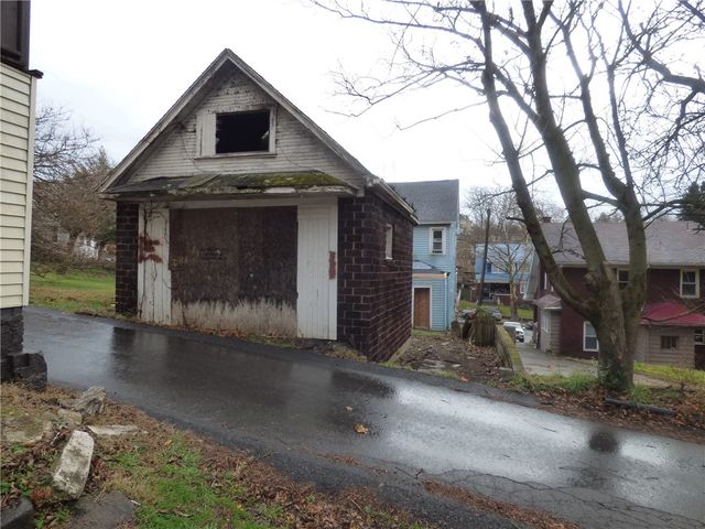 304 Lorenz Ave, Elliott, PA 15220