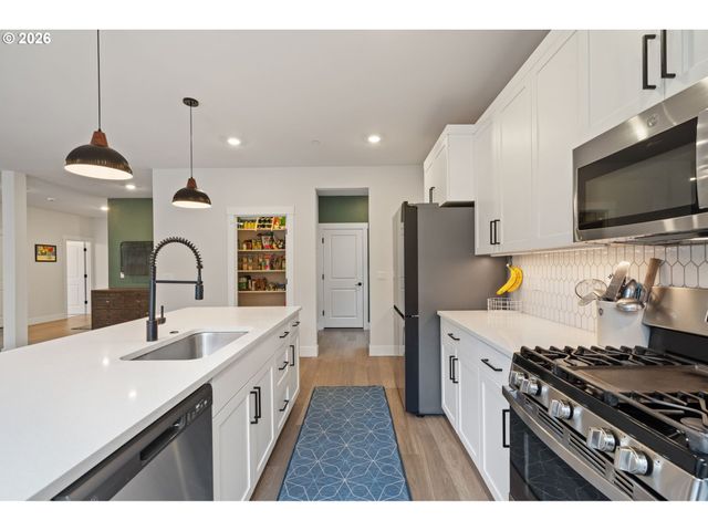 28309 Sw ORLEANS Ave, Wilsonville, OR 97070