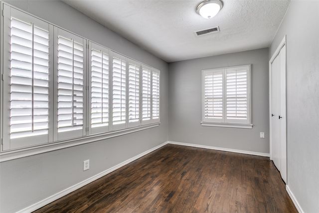 1601 W 8th Street, Irving, TX 75060