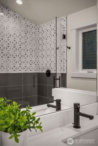 809 W Armour Street, Seattle, WA 98119