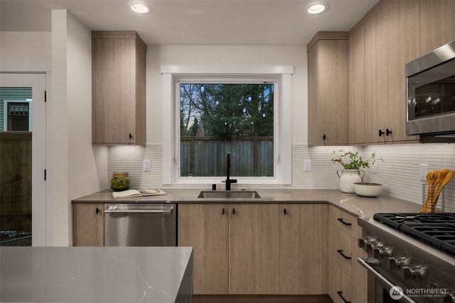 809 W Armour Street, Seattle, WA 98119