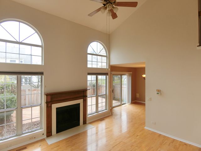 905 Sturnbridge Court, Schaumburg, IL 60173