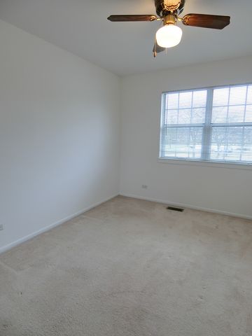 905 Sturnbridge Court, Schaumburg, IL 60173