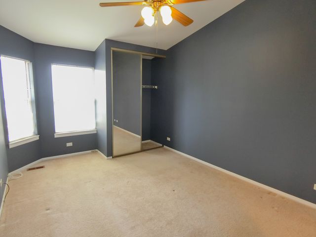 905 Sturnbridge Court, Schaumburg, IL 60173