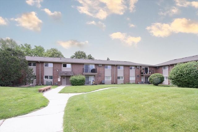 2300 Old Tavern Road 203, Lisle, IL 60532