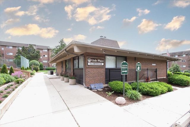 2300 Old Tavern Road 203, Lisle, IL 60532