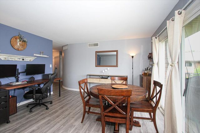 2300 Old Tavern Road 203, Lisle, IL 60532