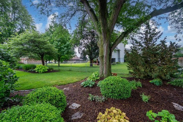 4405 Montclair Court, Bettendorf, IA 52722