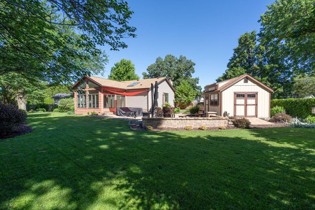 4405 Montclair Court, Bettendorf, IA 52722