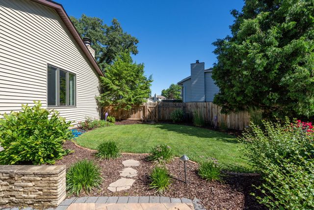 4405 Montclair Court, Bettendorf, IA 52722