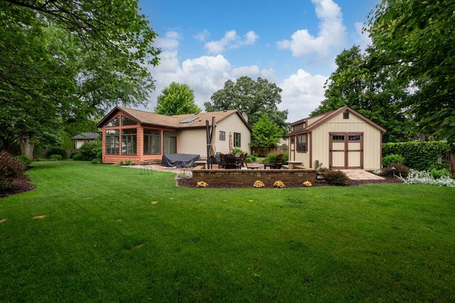 4405 Montclair Court, Bettendorf, IA 52722