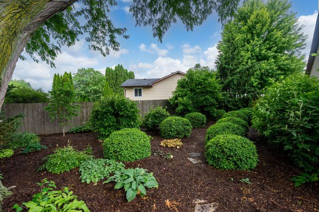 4405 Montclair Court, Bettendorf, IA 52722