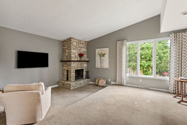 4405 Montclair Court, Bettendorf, IA 52722