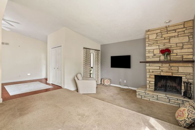 4405 Montclair Court, Bettendorf, IA 52722